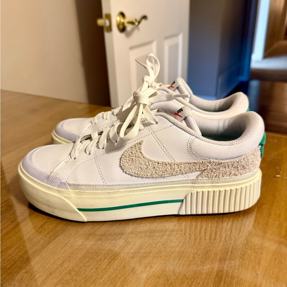 Nike Vintage Green/White Sneakers